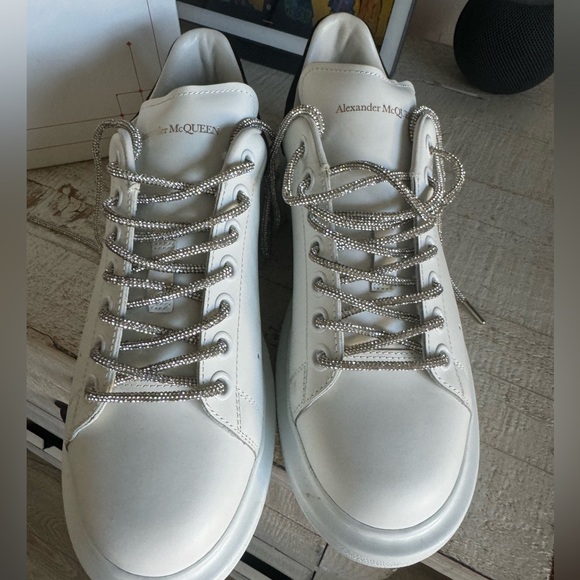 Alexander McQueen tennis shoes 40.5  fits 9-9.5 brand new . - Picture 2 of 10